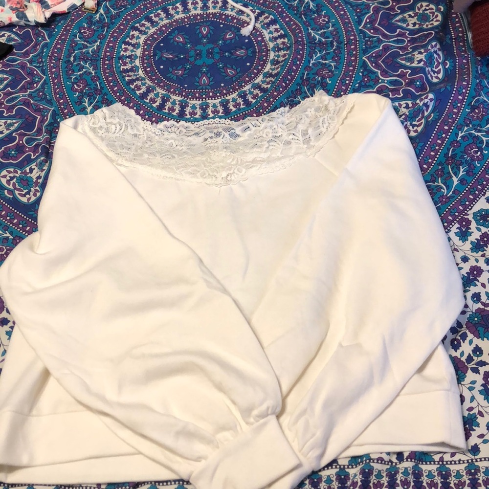 Cute off the shoulder sweater NWOT